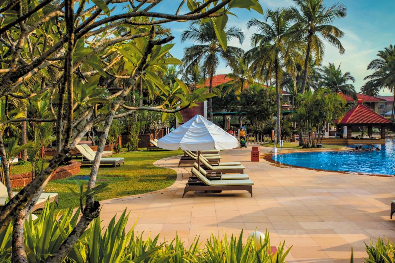 Caravela Beach Resort Varca Eksteriør bilde The pool at the Angsana Resort and Spa, Phuket