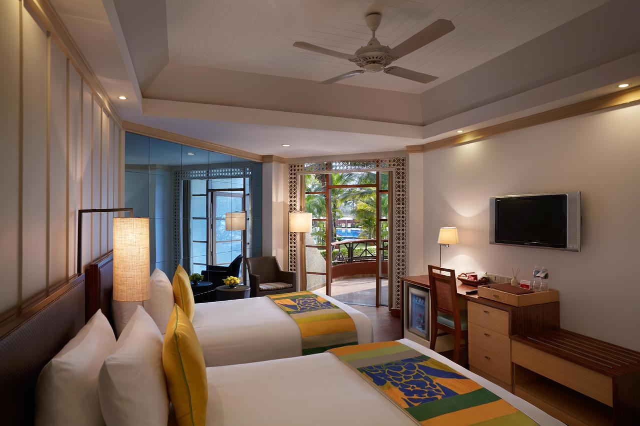Caravela Beach Resort Varca Eksteriør bilde A room at the Taj Bengal