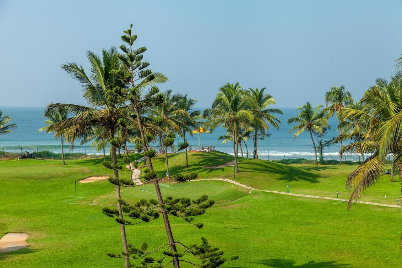 Caravela Beach Resort Varca Eksteriør bilde Golf course at the Bayview Beach Resort